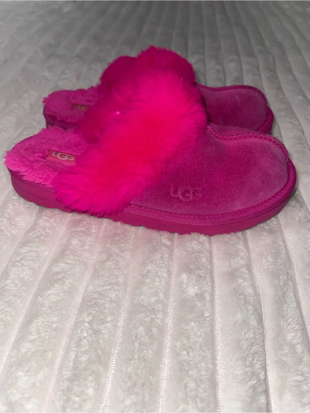 UGG Cozy II Slipper | Size 3 Girls
